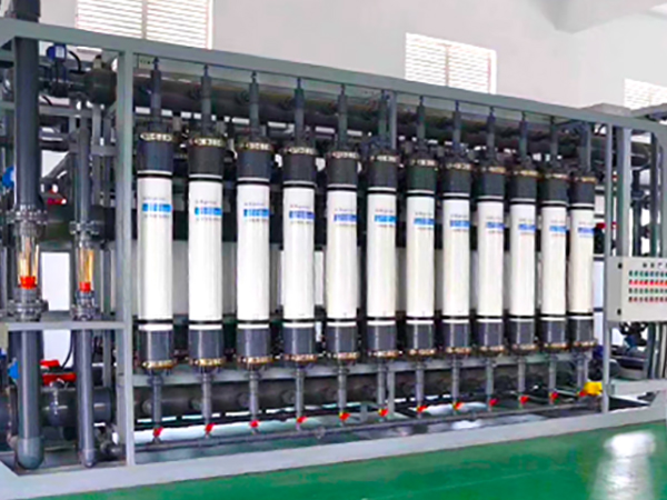  大(dà)型超濾淨水(shuǐ)設備